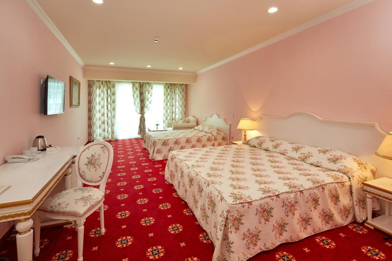 Planeta Hotel & Aquapark Free Beach Access Sunny Beach Buitenkant foto A room at the hotel
