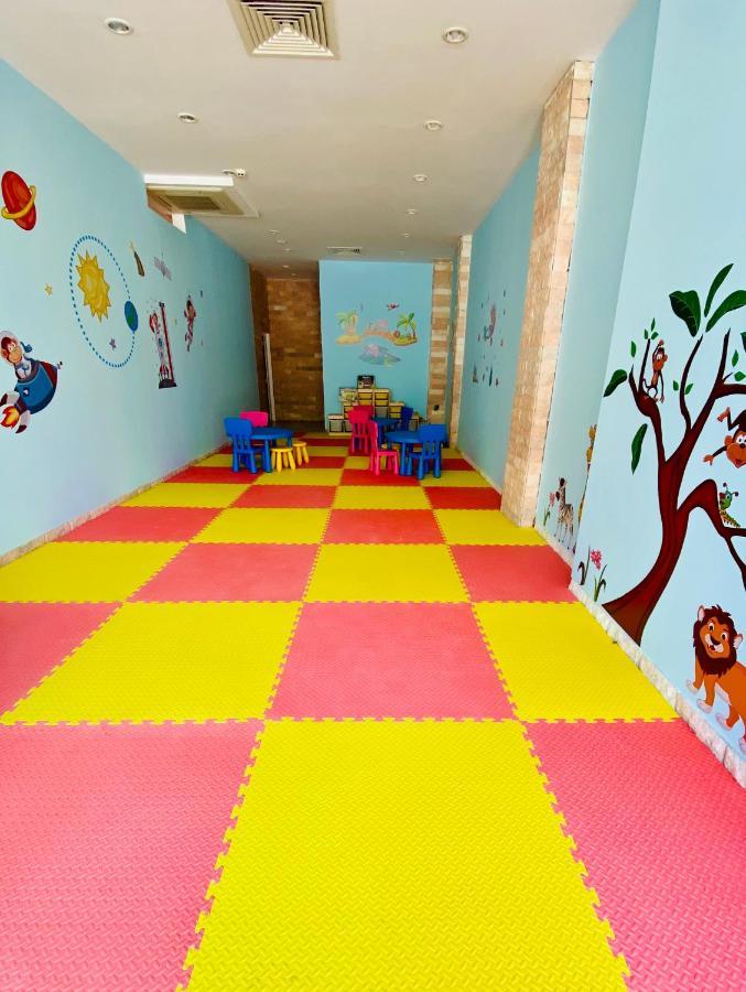 Planeta Hotel & Aquapark Free Beach Access Sunny Beach Buitenkant foto A playroom at a nursery school