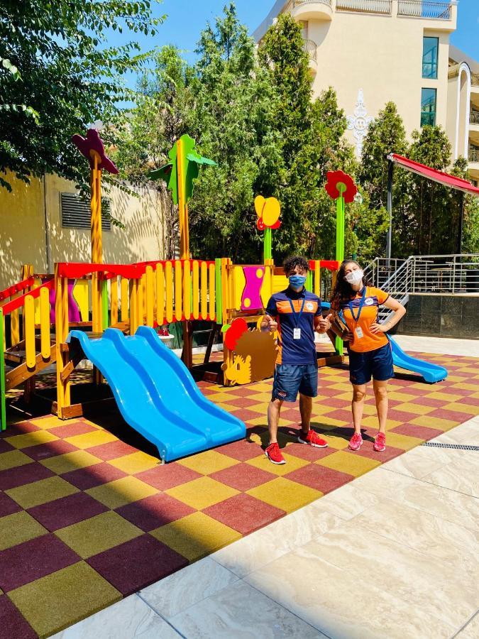 Planeta Hotel & Aquapark Free Beach Access Sunny Beach Buitenkant foto Playground at the school