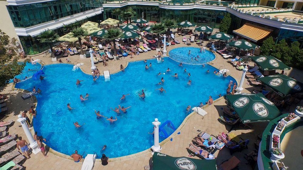 Planeta Hotel & Aquapark Free Beach Access Sunny Beach Buitenkant foto The swimming pool at the hotel