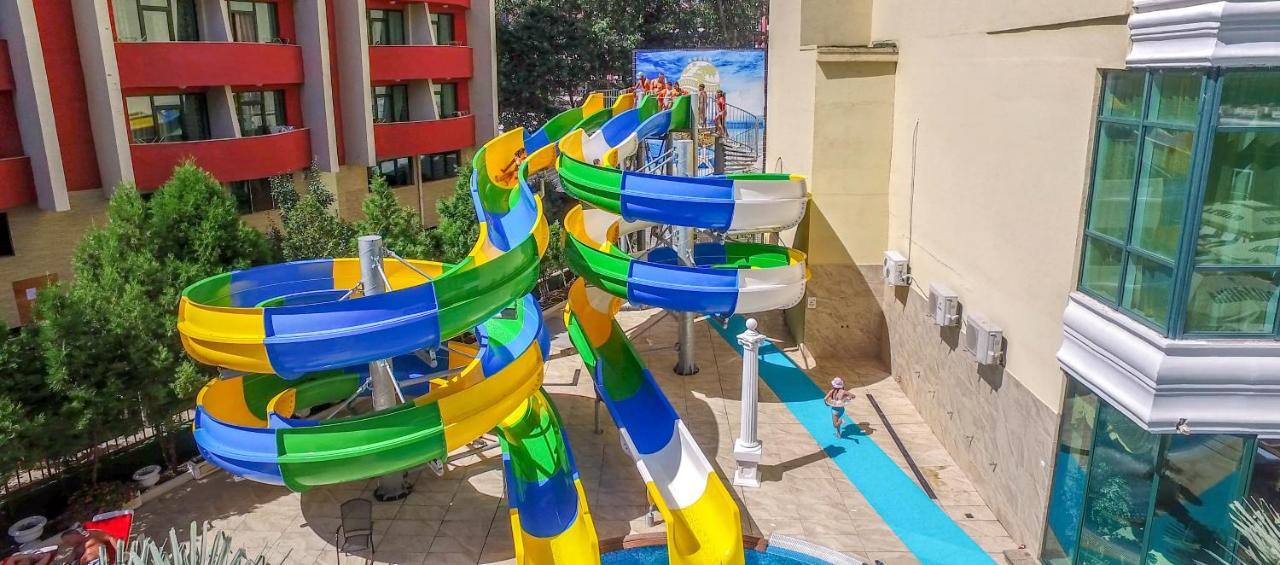 Planeta Hotel & Aquapark Free Beach Access Sunny Beach Buitenkant foto Water park in the hotel